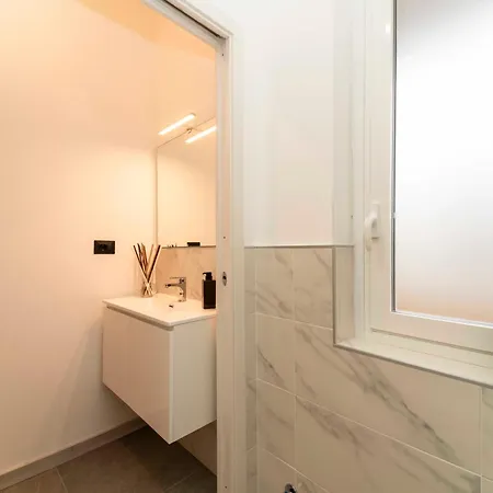 1 Homely - 50 Mt Dalle Molinette, 300 Mt Da Metro Spezia, 1k M Da Lingotto Fiere Apartment Turin