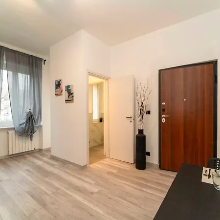 1 Homely - 50 Mt Dalle Molinette, 300 Mt Da Metro Spezia, 1k M Da Lingotto Fiere Apartment Turin
